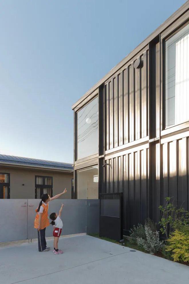 日本OA幼儿园：创新集装箱建筑引领教育空间新潮流(图5)