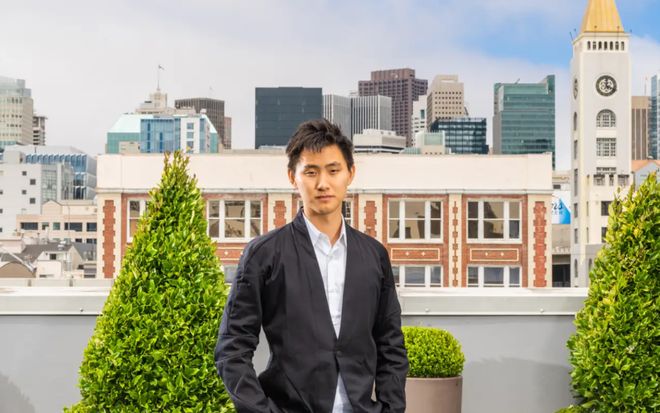 28岁华人执掌185万亿科技巨头AI大权！一觉醒来图灵奖得主也要向他汇报(图1)