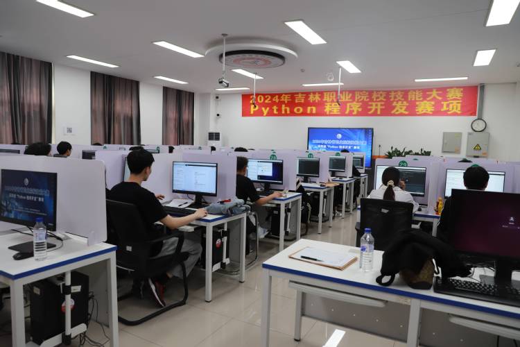 从华为Mate 80到鸿蒙星光盛典：鸿蒙生态的“集体冲锋”