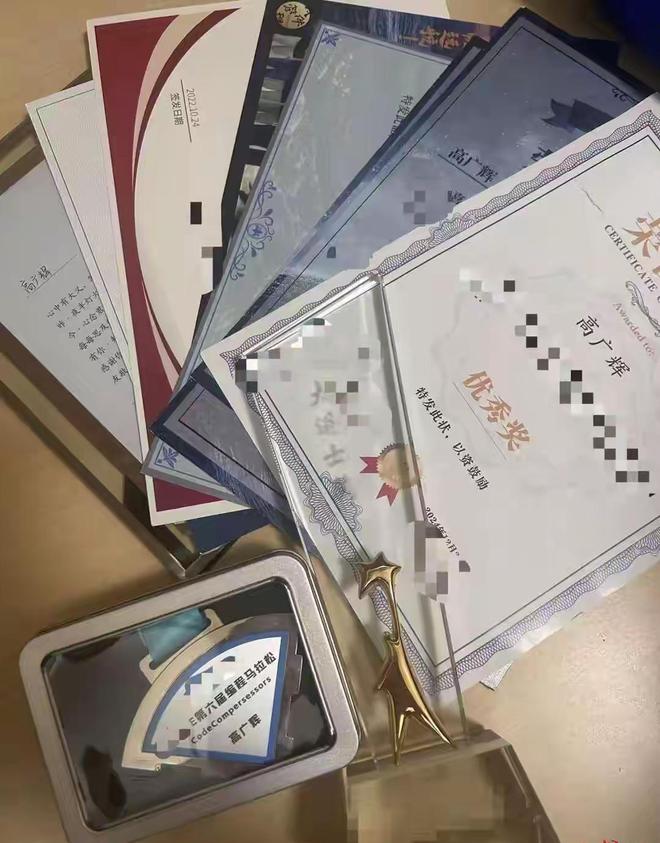 32岁程序员猝死当天5次访问公司OA系统抢救期间还被拉入工作群(图2)