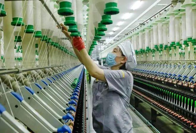 站在 AI 浪潮里我突然懂了当年没赶上改革开放列车的父亲为什么时代给所有人机会普通人却抓不住风口？(图3)