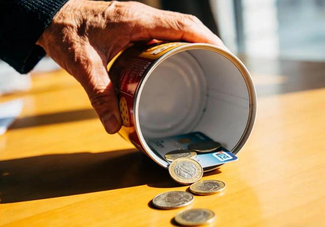 站在 AI 浪潮里我突然懂了当年没赶上改革开放列车的父亲为什么时代给所有人机会普通人却抓不住风口？(图10)